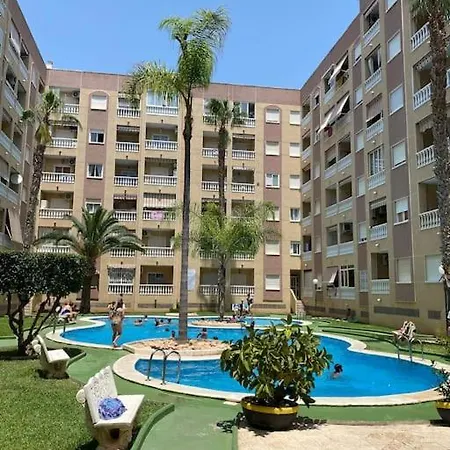 Close To Shops And Restaurants *