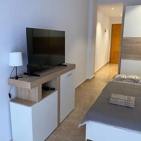 Close To Shops And Restaurants *